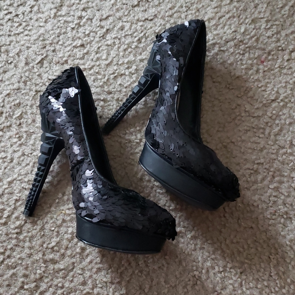 Rachael Roy heels